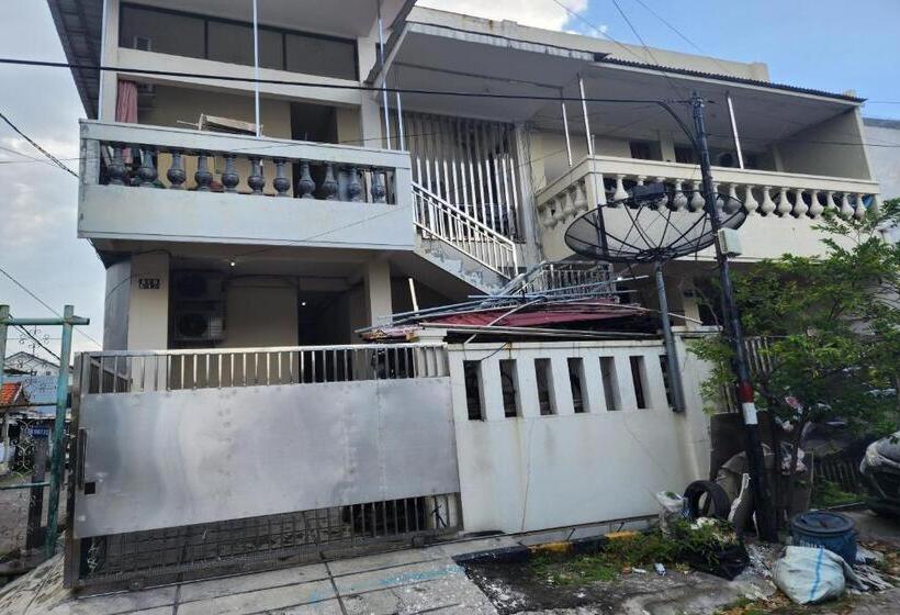 בית מלון כפרי Oyo 93865 Dv Homestay Syariah Kupang