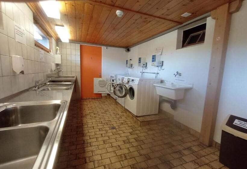 ユースホステル Chambre Double Doppelzimmer Camping Jaunpass