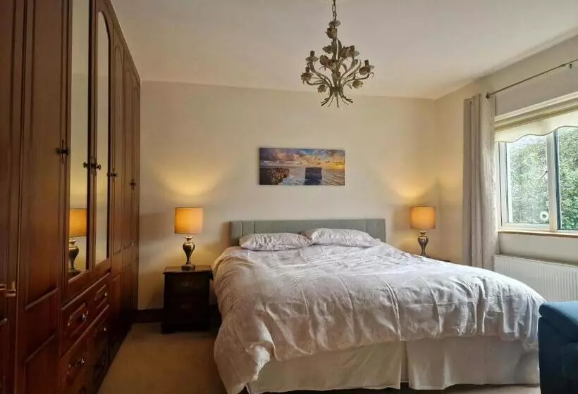 Aamiaismajoitus (B&B) Carraig Ban