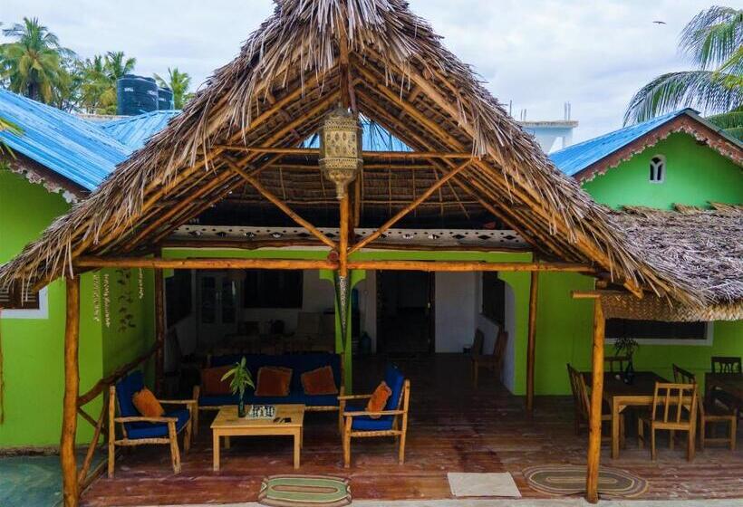 تختخواب و صبحانه Safara Lodge