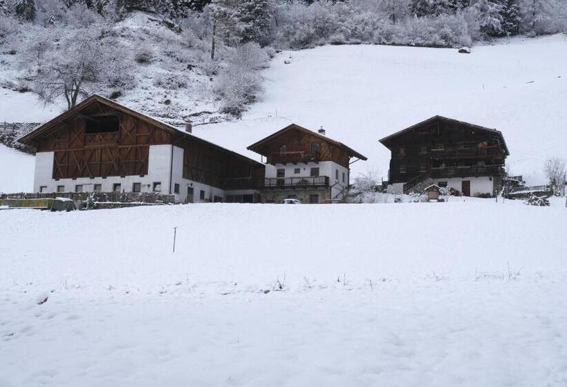 Отель Ausser Brugghof