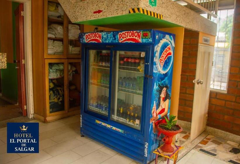 ホテル El Portal De Salgar