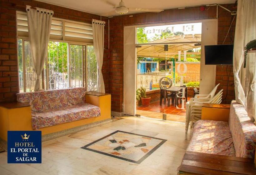 ホテル El Portal De Salgar