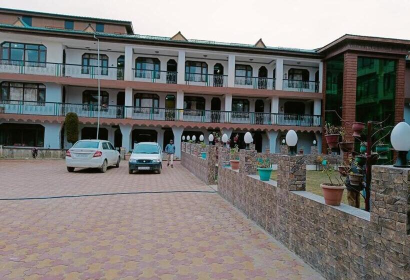 Fabhotel Kashmir Hilltown