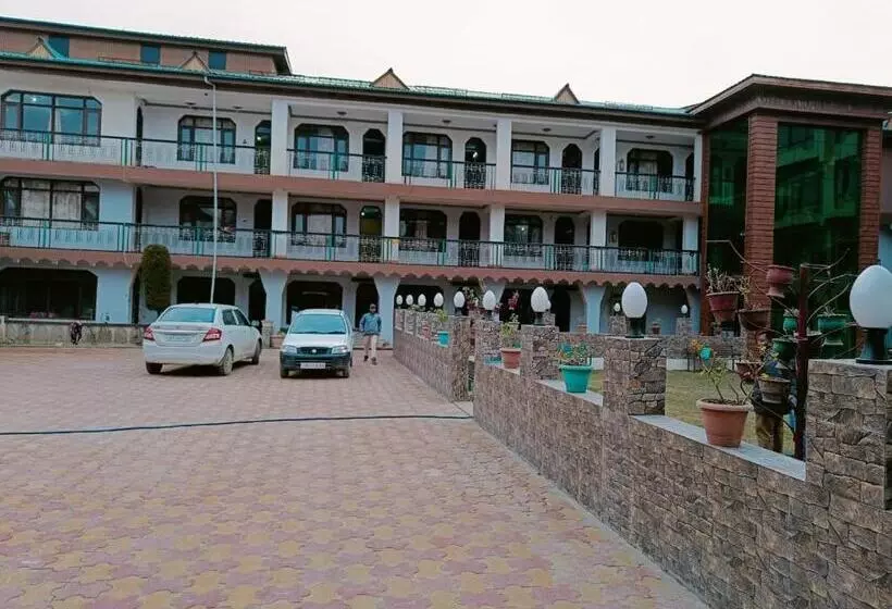 Fabhotel Kashmir Hilltown