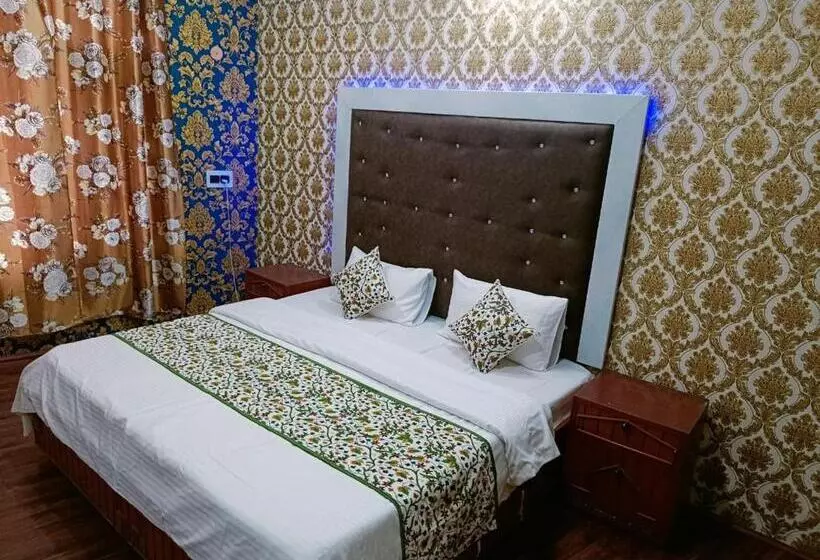 Fabhotel Kashmir Hilltown