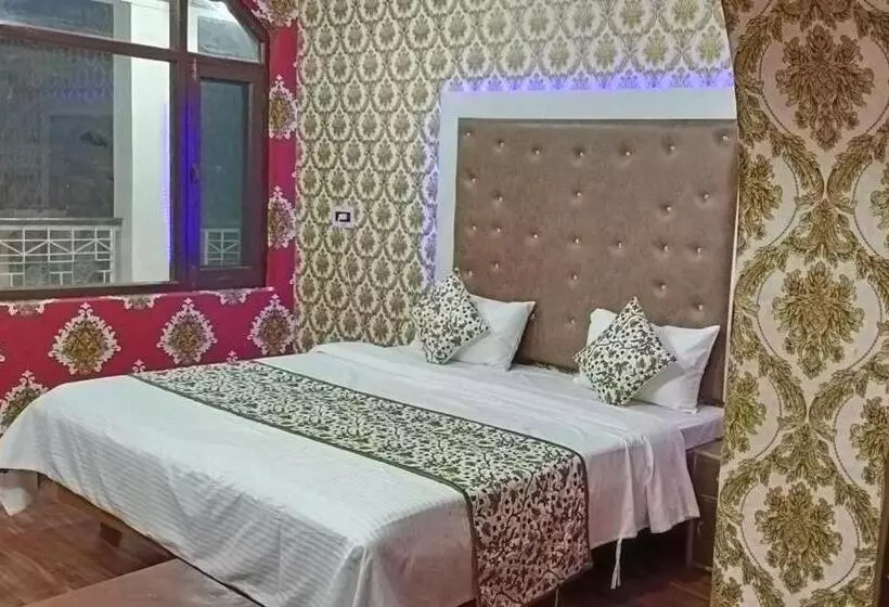 Fabhotel Kashmir Hilltown