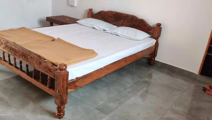 هتل Nest8 Stay