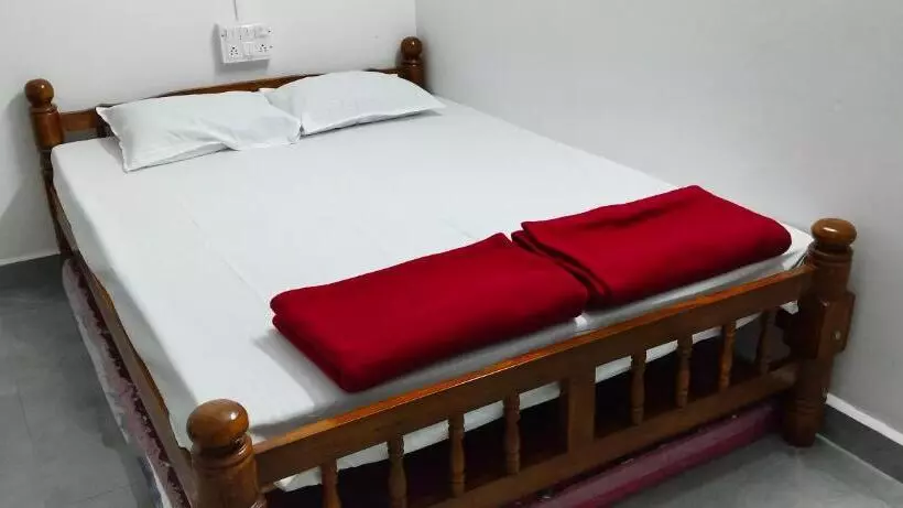 هتل Nest8 Stay