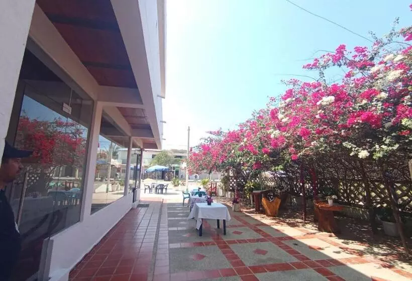 ホテル Santa Veronica Inn