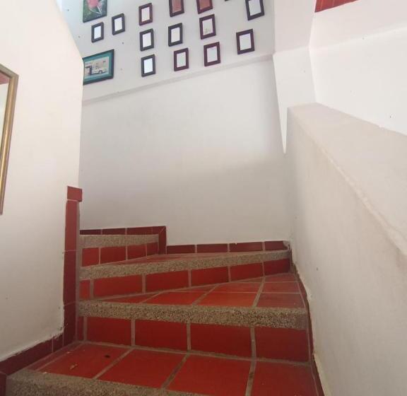 هتل Santa Veronica Inn