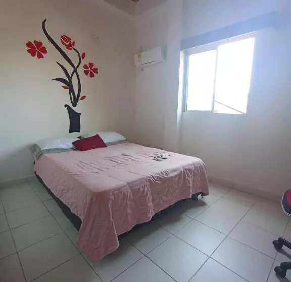 ホテル Santa Veronica Inn