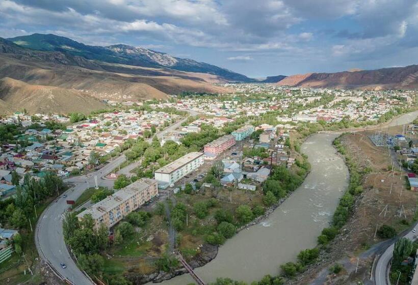 پانسیون Chaarjon Guest House