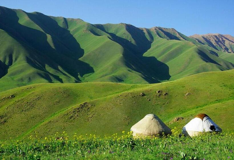 پانسیون Chaarjon Guest House