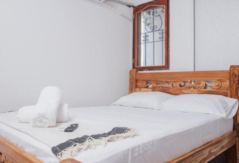 פנסיון Hostal Casa Tio Poli