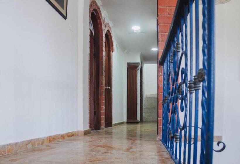 פנסיון Hostal Casa Tio Poli