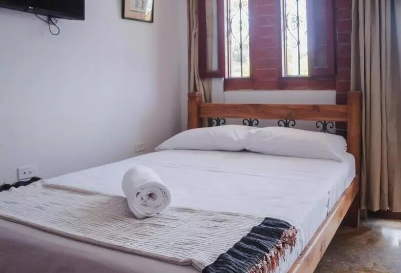 پانسیون Hostal Casa Tio Poli