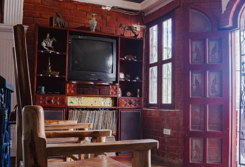 פנסיון Hostal Casa Tio Poli