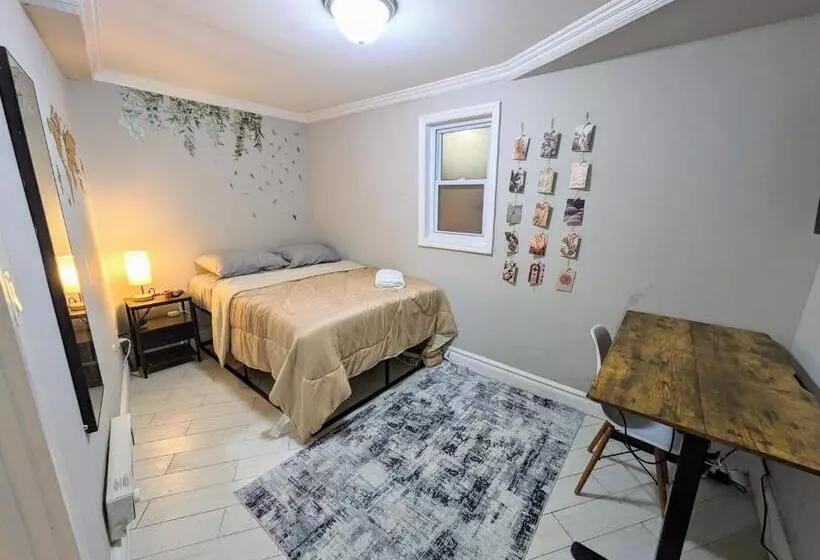پانسیون Lovely Room At 3 Bedroom Apt At The Heart Of East Village