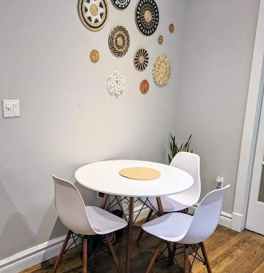 پانسیون Lovely Room At 3 Bedroom Apt At The Heart Of East Village