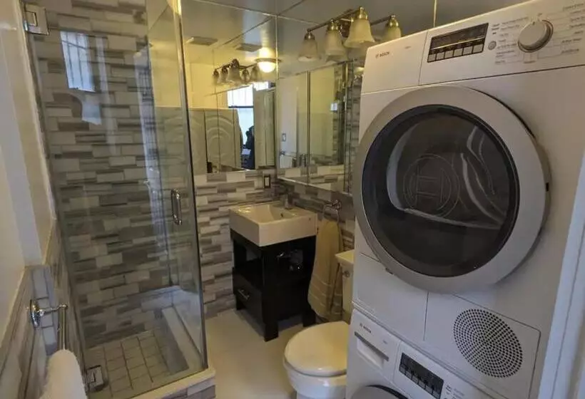 پانسیون Lovely Room At 3 Bedroom Apt At The Heart Of East Village