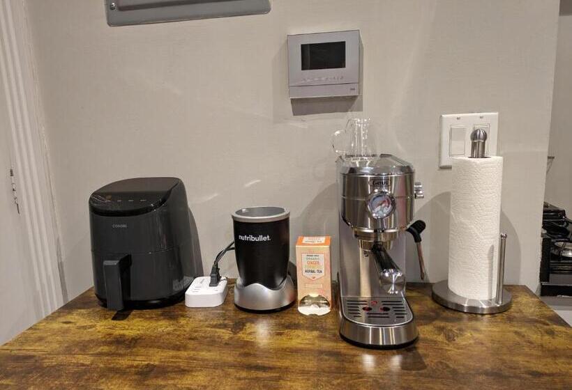 膳宿费 Lovely Room At 3 Bedroom Apt At The Heart Of East Village