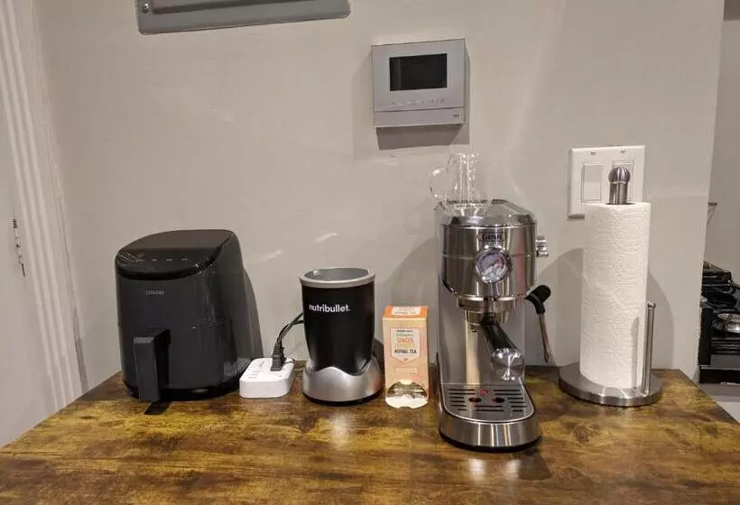 پانسیون Lovely Room At 3 Bedroom Apt At The Heart Of East Village