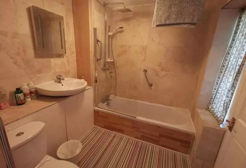 ベッドアンドブレックファースト Beautiful Airbnb With Ensuite Rooms