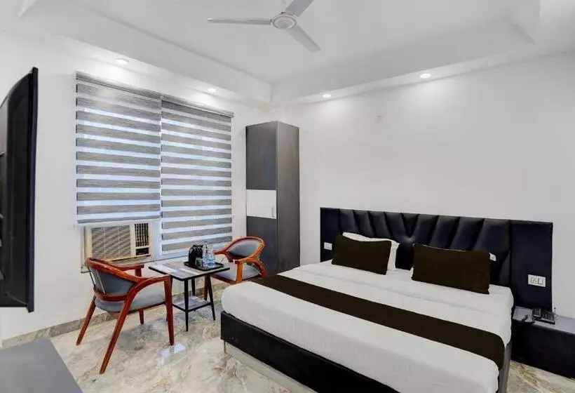 ホテル Townhouse 1341 Premium Rooms