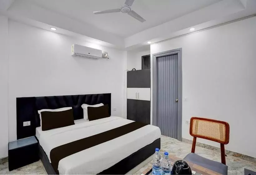 ホテル Townhouse 1341 Premium Rooms