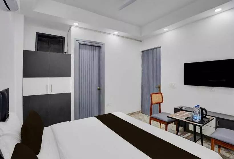ホテル Townhouse 1341 Premium Rooms