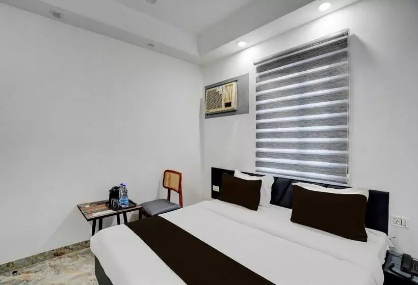 ホテル Townhouse 1341 Premium Rooms
