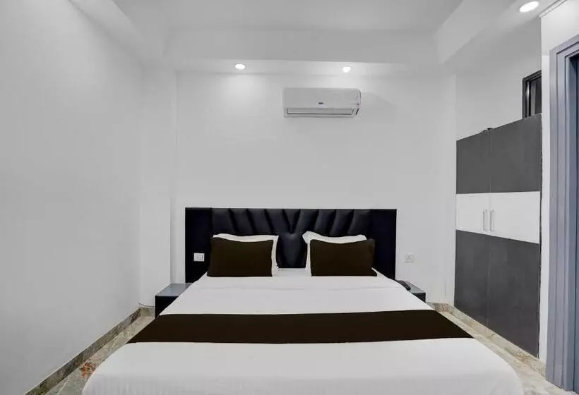 ホテル Townhouse 1341 Premium Rooms