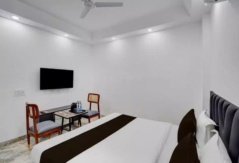ホテル Townhouse 1341 Premium Rooms