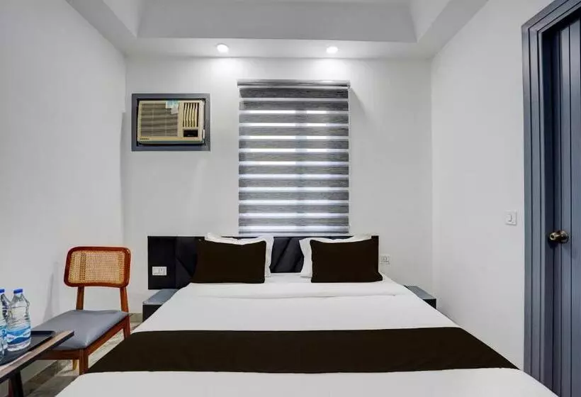 ホテル Townhouse 1341 Premium Rooms