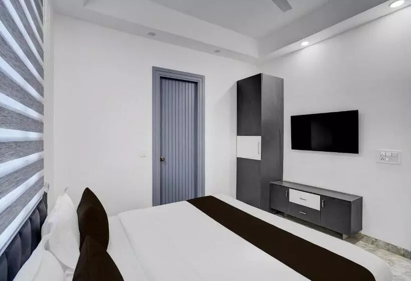ホテル Townhouse 1341 Premium Rooms