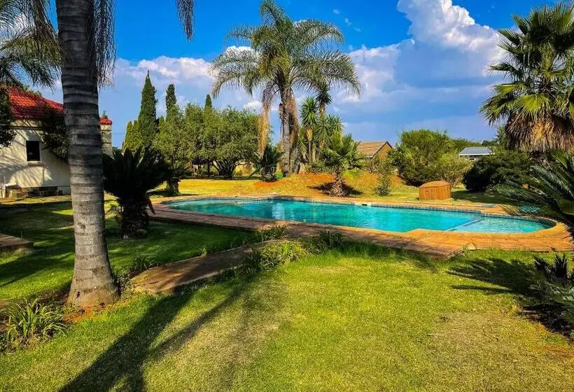 Majatalo Bobisemo Luxury Guesthouse