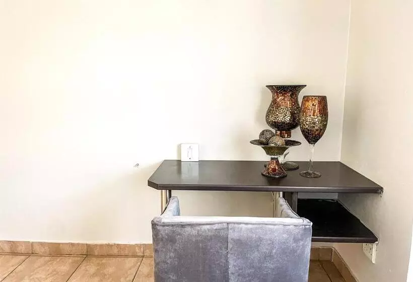 Majatalo Bobisemo Luxury Guesthouse