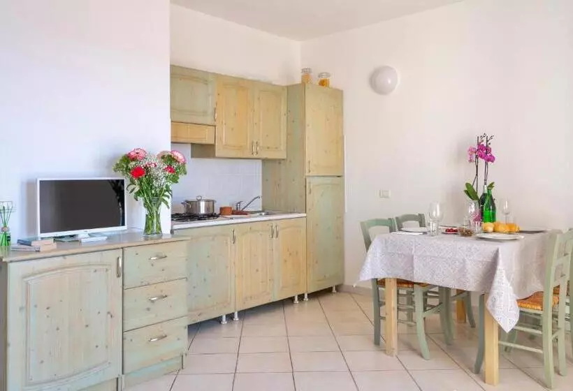 Residence With Swimming Pool In Badesi, Apartments With Air Conditioning And Private Outdoor Area