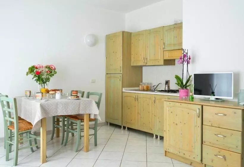 Residence With Swimming Pool In Badesi, Apartments With Air Conditioning And Private Outdoor Area