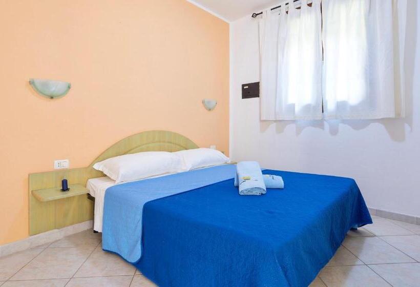 Residence With Swimming Pool In Badesi, Apartments With Air Conditioning And Private Outdoor Area