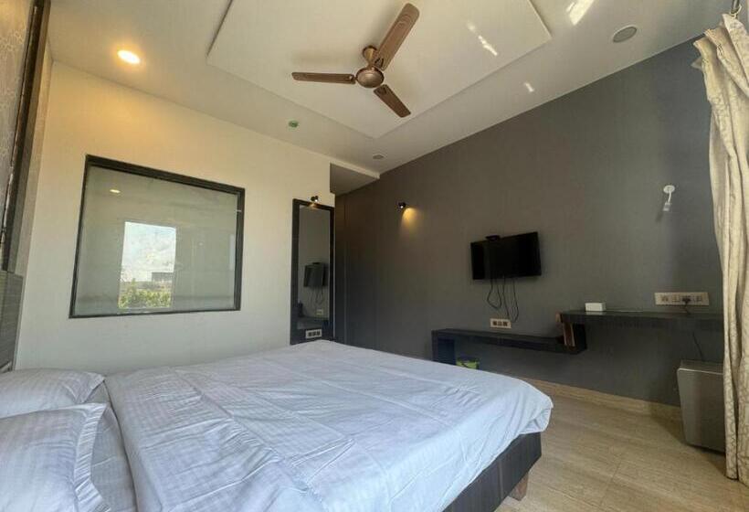 Zestin Hill Resort Lonavala