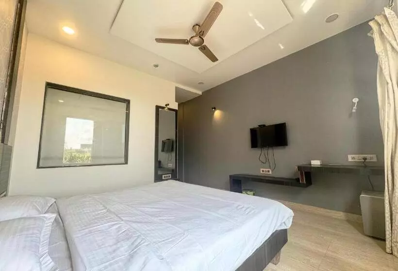 Zestin Hill Resort Lonavala