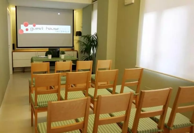 تختخواب و صبحانه Guest House Residence
