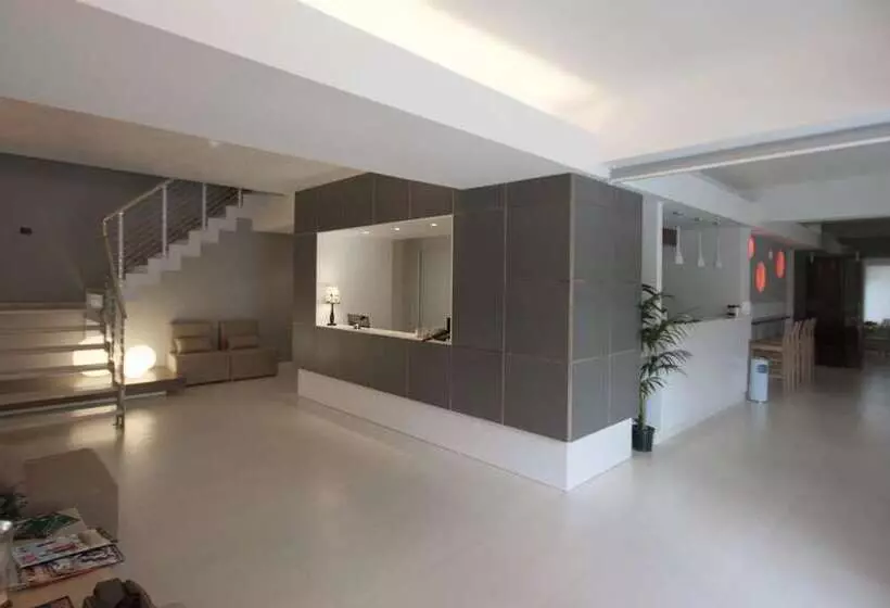 تختخواب و صبحانه Guest House Residence