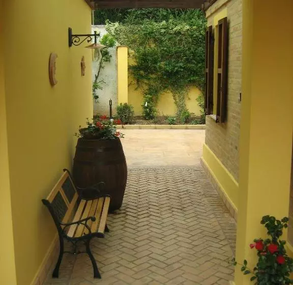 Aamiaismajoitus (B&B) Il Giardino Dei Limoni