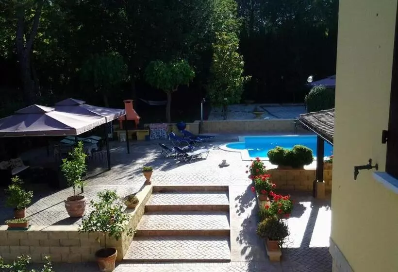 Aamiaismajoitus (B&B) Il Giardino Dei Limoni