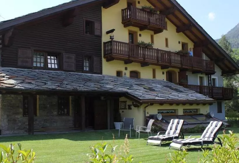 ベッドアンドブレックファースト La Luge D'antan Maison D'hôtes & Spa