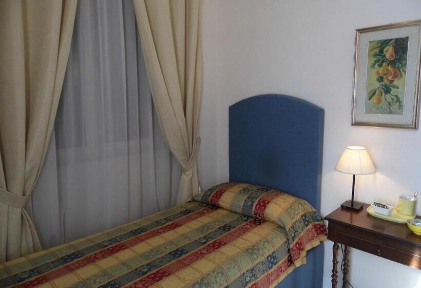 تختخواب و صبحانه La Residenza Dei Nobili