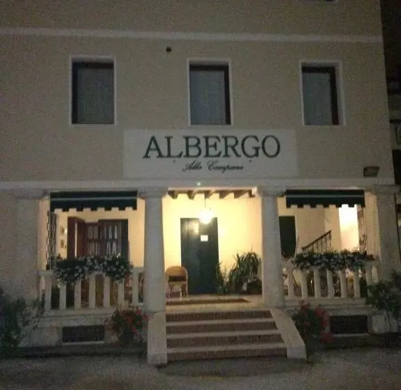 Hotelli Albergo Alla Campana